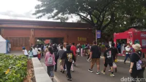 Taman Mini Indonesia Indah Gelar Rangkaian Acara Natal 2025, Ada Santa Giveaway hingga Hutan Menyala