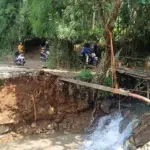 Jalan Alternatif Puncak Bogor Terputus Akibat Longsor, Akses Mobil Terhambat