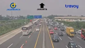 Libur Nataru, Arus Lalu Lintas Tol Layang MBZ dan Tol Japek Padat di Sejumlah Titik