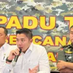 Seskab Teddy Indra Wijaya Beri 8 Arahan Percepatan Pemulihan Pascabencana di Tiga Provinsi