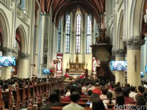 Sesi Khusus Misa Natal di Katedral Jakarta, Jemaat Lansia Merasa Lebih Khidmat dan Nyaman