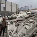 Bangunan Parkir Dua Lantai Ambruk di Koja, Timpa 5 Kendaraan di Jakarta Utara