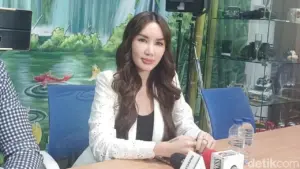 Ade Tya Bantah Punya Hubungan dengan Ari Lasso, Akui Dirugikan Secara Mental