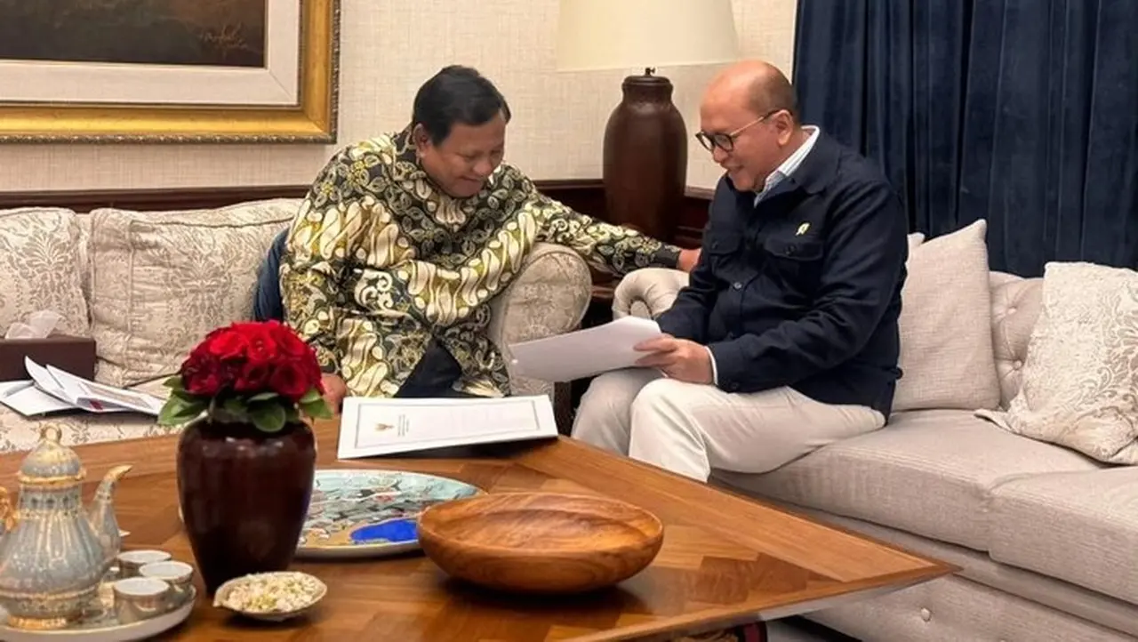 Prabowo Terima Laporan Pembangunan Kampung Haji di Mekkah dari Rosan Roeslani Prabowo Terima Laporan Pembangunan Kampung Haji di Mekkah dari Rosan Roeslani