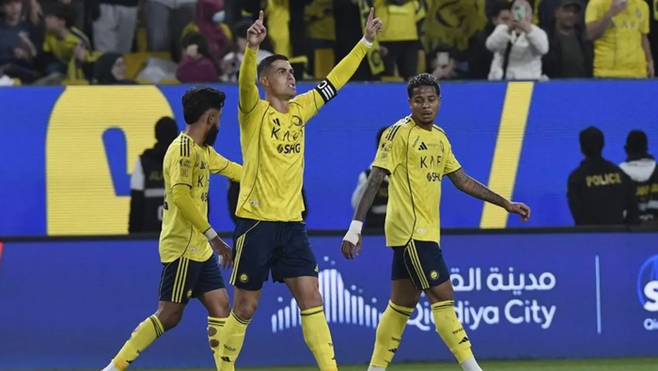 Dua Gol Ronaldo Bawa Al Nassr Taklukkan Al Akhdoud 3-0 di Liga Arab Saudi Dua Gol Ronaldo Bawa Al Nassr Taklukkan Al Akhdoud 3-0 di Liga Arab Saudi