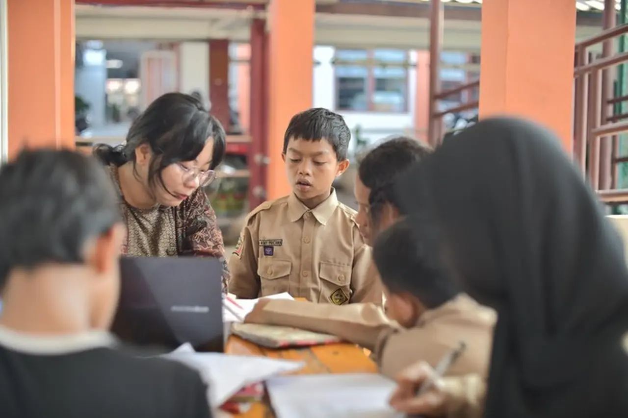 Kisah Inspiratif Risky Pratama: Dari Penjual Ikan Keliling ke Siswa Sekolah Rakyat Medan