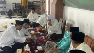 Momen Kebersamaan Petinggi PBNU: Gus Yahya, Gus Ipul, dan Rais Aam Makan Bersama di Surabaya