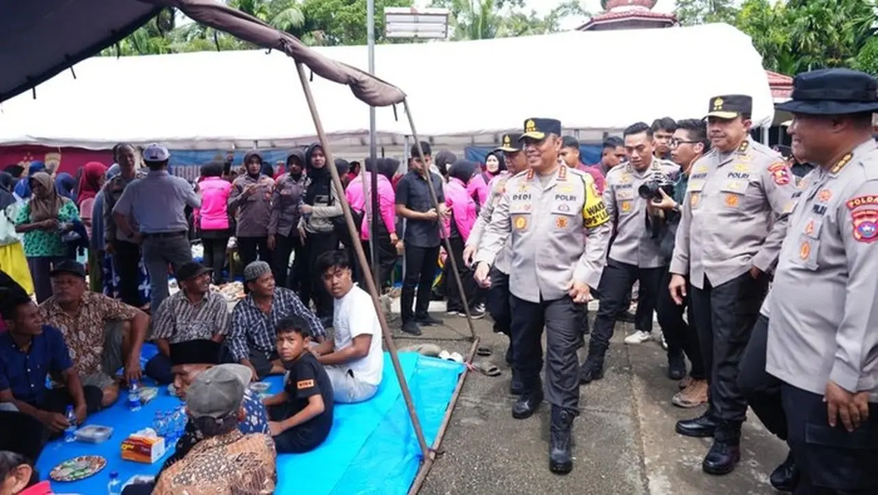 Wakapolri Dedi Prasetyo Resmikan Sumur Bor dan Tinjau Dapur Umum Bhayangkari di Sumbar