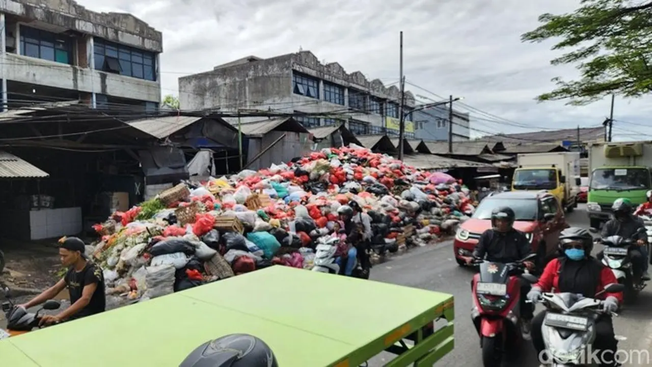 Gunungan Sampah di Tangsel Bikin Warga Gerah, Walkot Benyamin Davnie Gandeng Bogor dan Serang