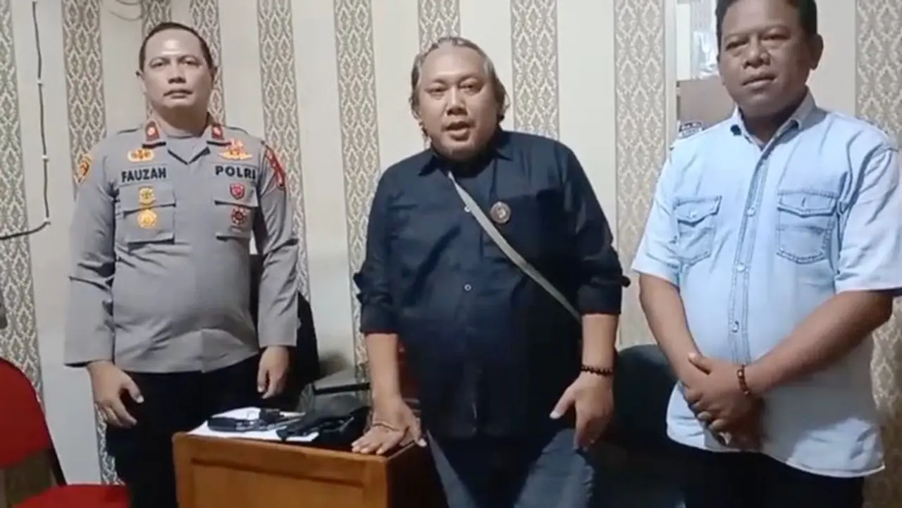 Pria di Depok Pamer Korek Api Bentuk Pistol, Berdalih ‘Daya Kejut’ dan Minta Maaf Pria di Depok Pamer Korek Api Bentuk Pistol, Berdalih ‘Daya Kejut’ dan Minta Maaf