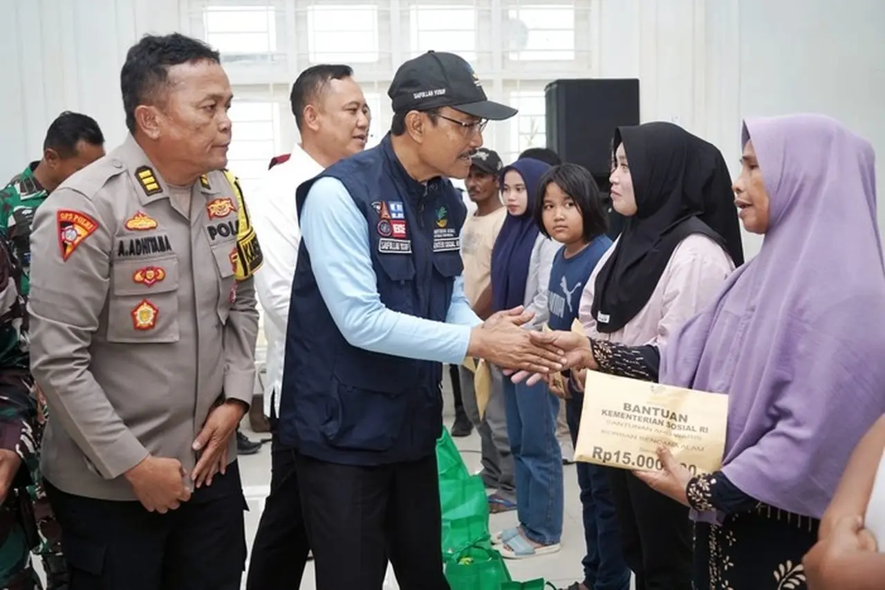 Mensos Salurkan Santunan Rp 15 Juta untuk Ahli Waris Korban Banjir Sibolga