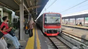 Gangguan Pintu KRL Baru Buatan INKA, KCI Jelaskan Peran Teknisi PT INKA