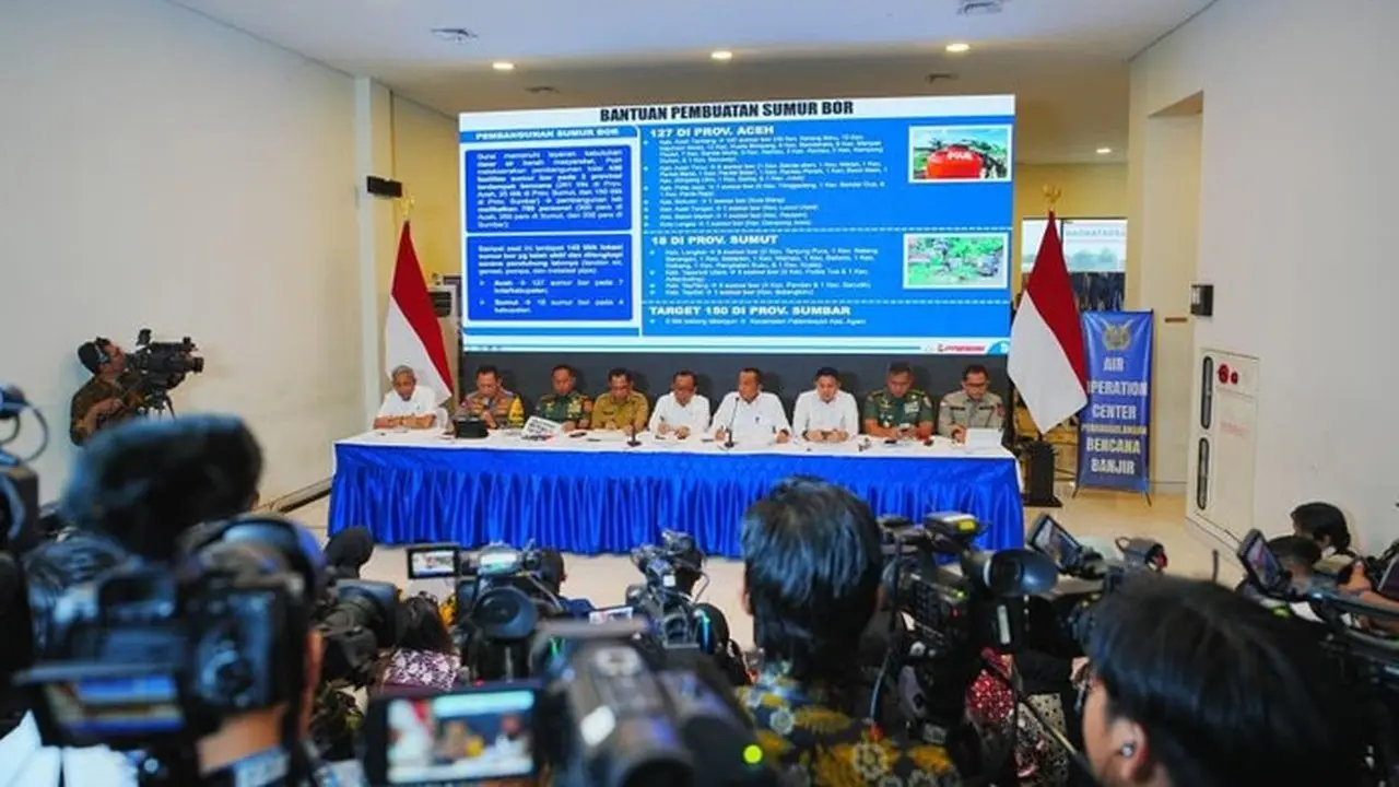 Polri Siagakan 29 Dapur Lapangan untuk Penuhi Kebutuhan Pangan Korban Bencana di Tiga Provinsi Polri Siagakan 29 Dapur Lapangan untuk Penuhi Kebutuhan Pangan Korban Bencana di Tiga Provinsi