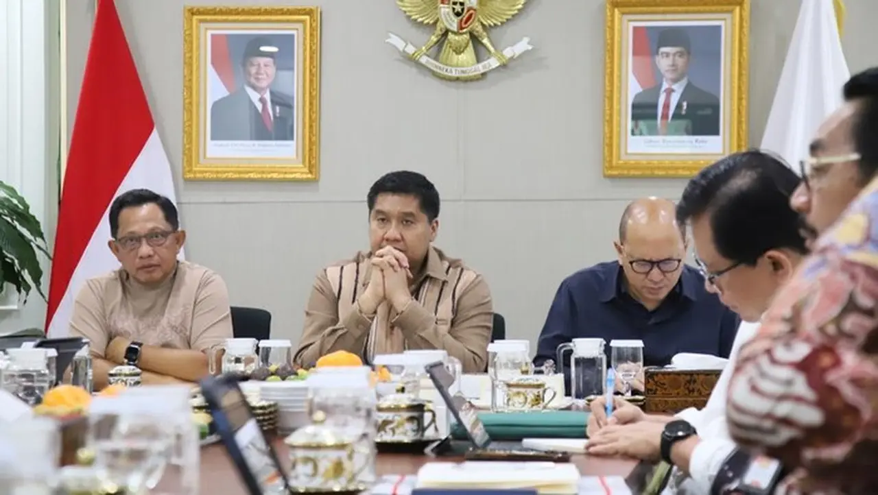 Mendagri Tito Karnavian Mendesak Pemda Sumatera Segera Finalisasi Data Rumah Korban Bencana Mendagri Tito Karnavian Mendesak Pemda Sumatera Segera Finalisasi Data Rumah Korban Bencana