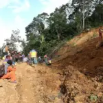 Longsor di Aceh Tengah Timpa Jalan, Sejumlah Warga dan Mobil Terjebak Akibat Hujan Deras