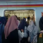 KAI Commuter Imbau Penumpang Liburan Hindari Jam Sibuk KRL Demi Kenyamanan