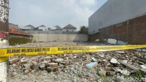 Polda Jatim Tangkap Anggota Ormas Pengusir Nenek Elina dari Rumahnya di Surabaya