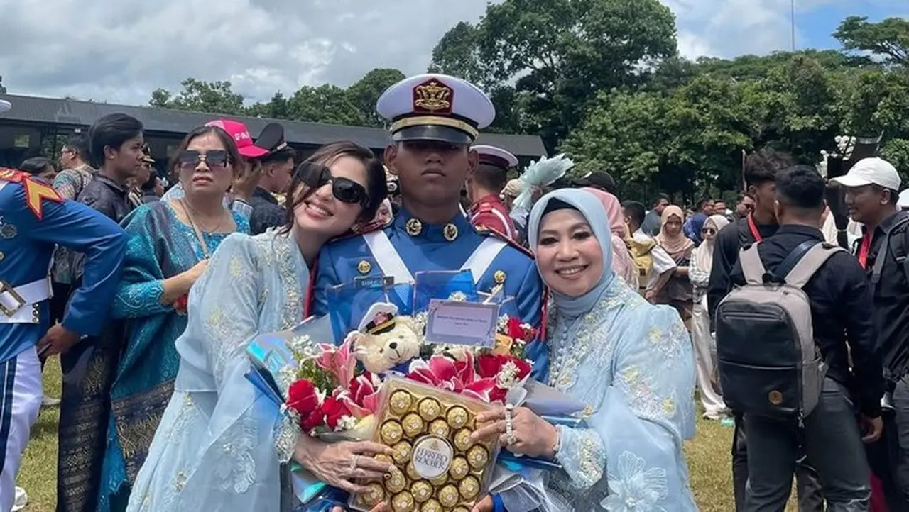 Dewi Perssik Bersyukur Putranya Jalani Pendidikan Akmil dengan Lancar