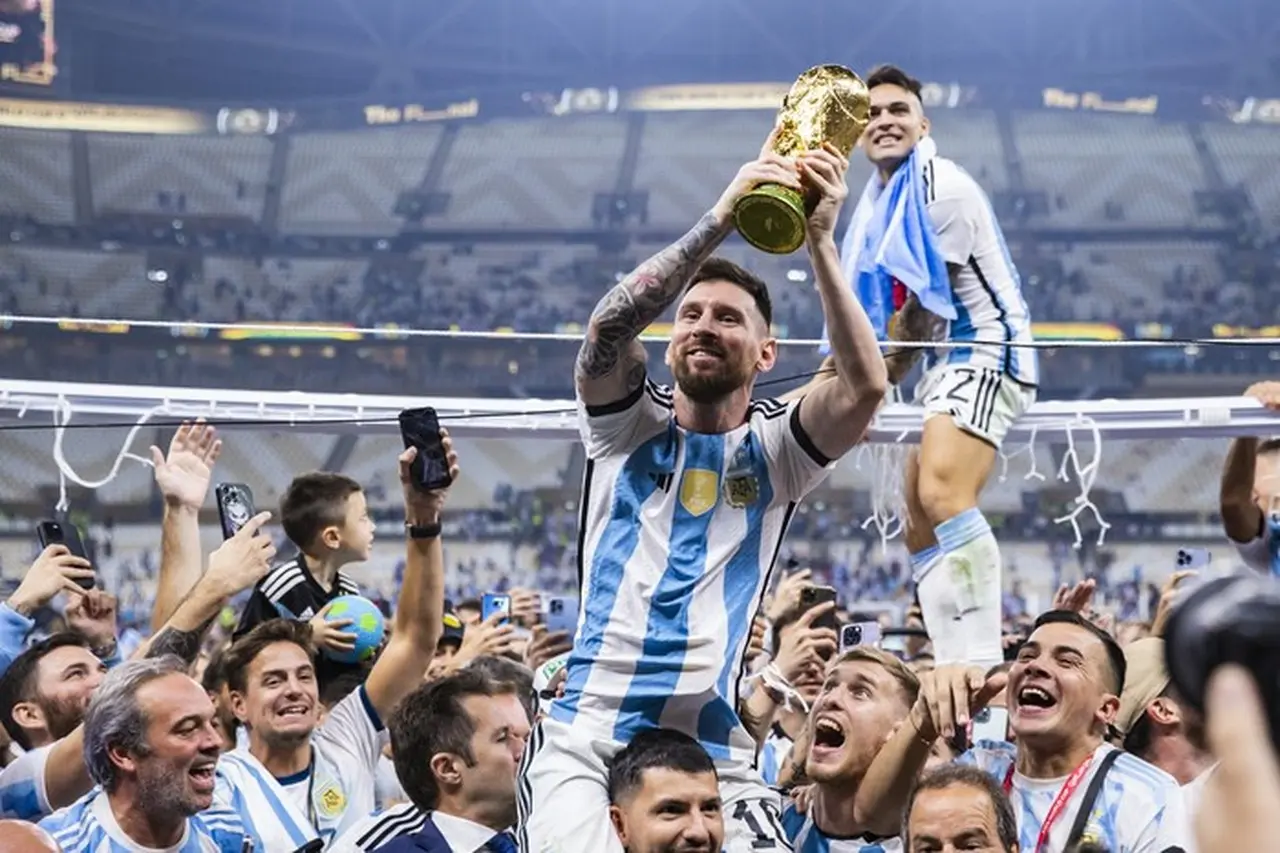 Menilik 10 Stadion Sepak Bola Terbesar di Dunia: Saksi Bisu Laga Ikonik dan Sejarah