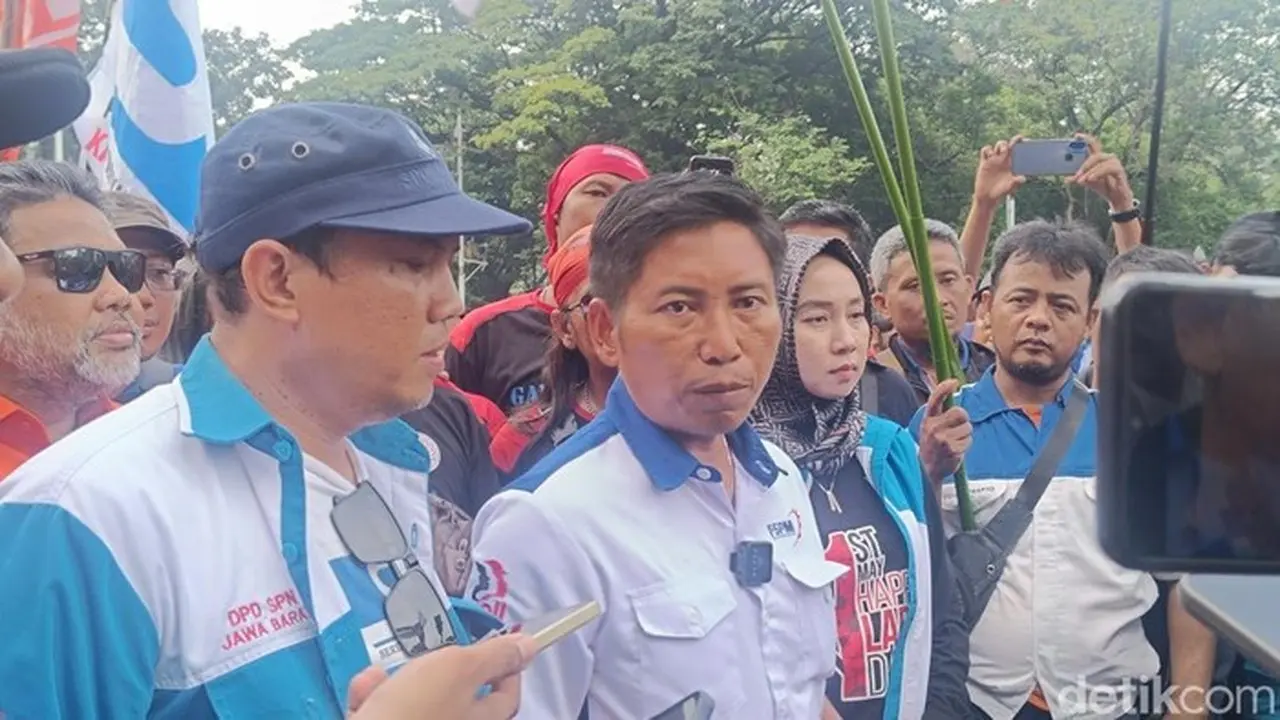 Buruh Temui Istana, Gubernur DKI dan Jabar Akan Dipanggil Terkait Tuntutan UMP Buruh Temui Istana, Gubernur DKI dan Jabar Akan Dipanggil Terkait Tuntutan UMP
