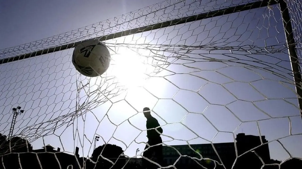 Golden Goal: Aturan ‘Gol Kematian’ yang Pernah Mengubah Nasib Dunia Sepakbola Golden Goal: Aturan ‘Gol Kematian’ yang Pernah Mengubah Nasib Dunia Sepakbola