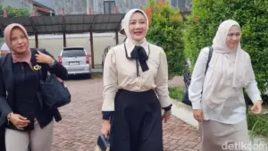 Atalia Praratya Hadiri Sidang Gugatan Cerai Ridwan Kamil, Minta Doa Publik