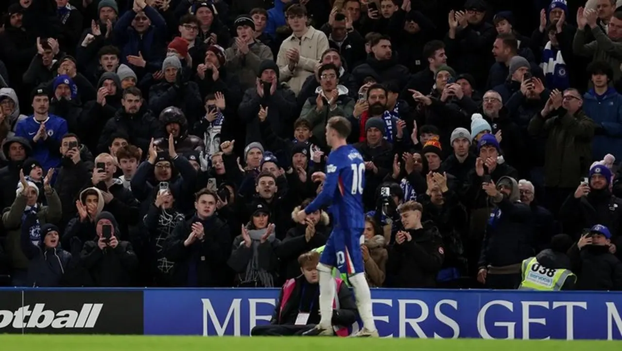 Suporter Chelsea Geram Cole Palmer Diganti, Asisten Pelatih Beri Penjelasan