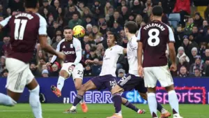 Babak Pertama Aston Villa vs MU Berakhir Imbang 1-1, Gol Penyeimbang di Injury Time