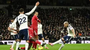 Arne Slot Akui Liverpool Masih Rapuh Meski Kalahkan Tottenham Hotspur 2-1