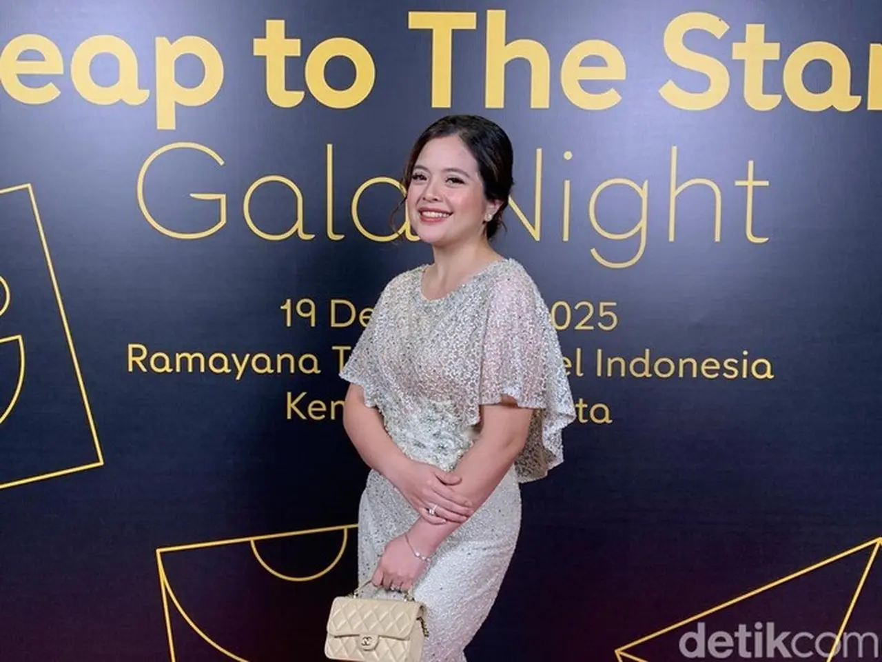 Bangga! Anak Tasya Kamila Pesan Es Krim Pakai Bahasa Inggris Saat Liburan Bangga! Anak Tasya Kamila Pesan Es Krim Pakai Bahasa Inggris Saat Liburan