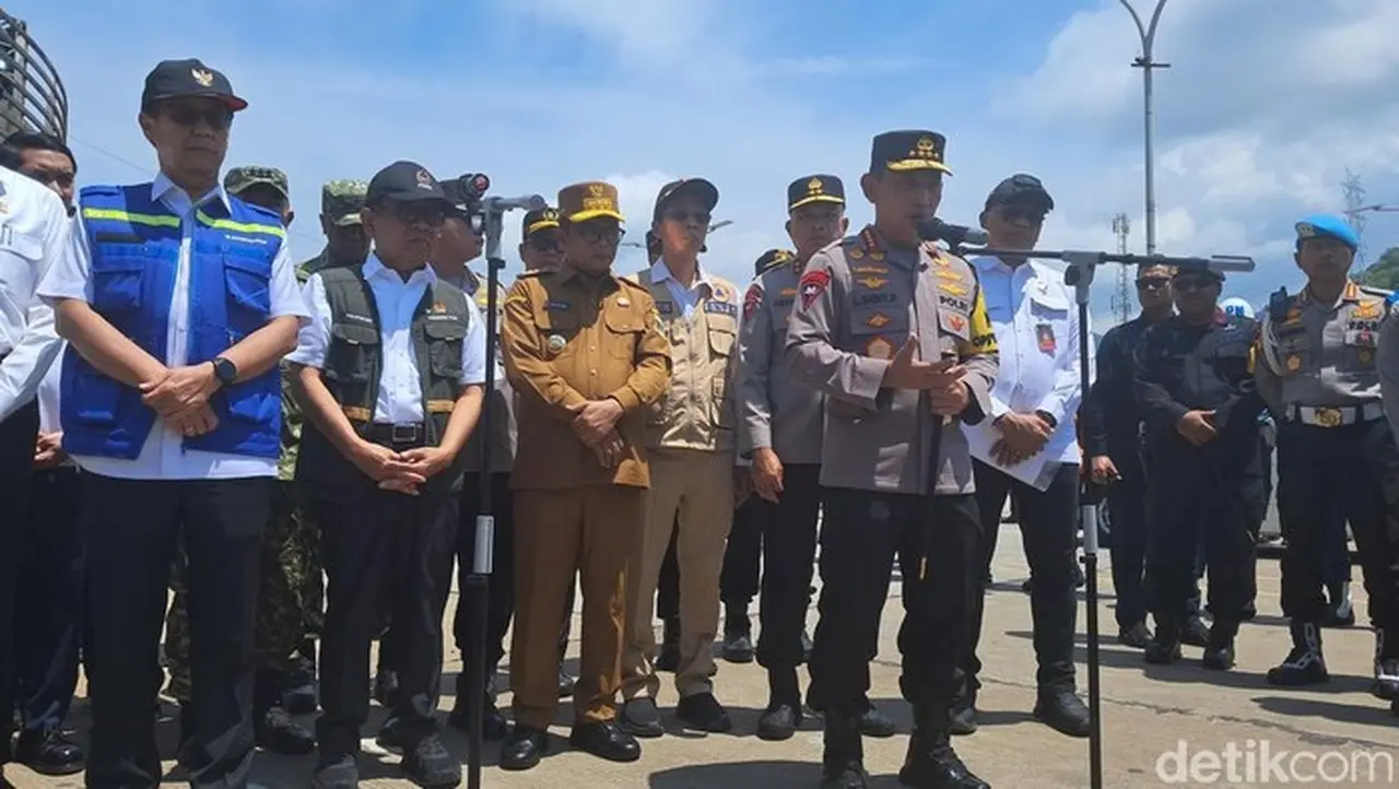 Kapolri Jenderal Listyo Sigit Prabowo Ingatkan Petugas Merak Waspadai Curah Hujan Tinggi