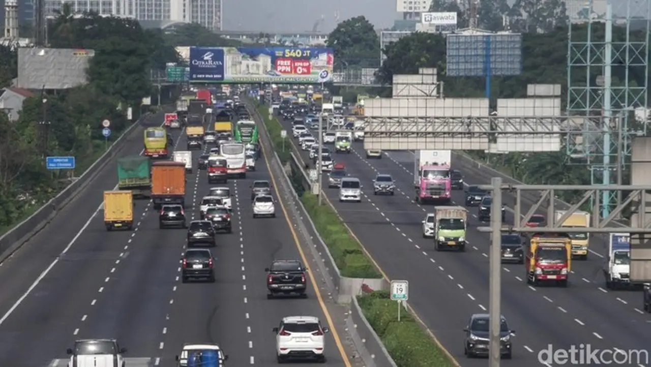 Mobil Diservis Dikejar Warga Hingga Masuk Tol, Pengemudi di Tangerang Dikeroyok