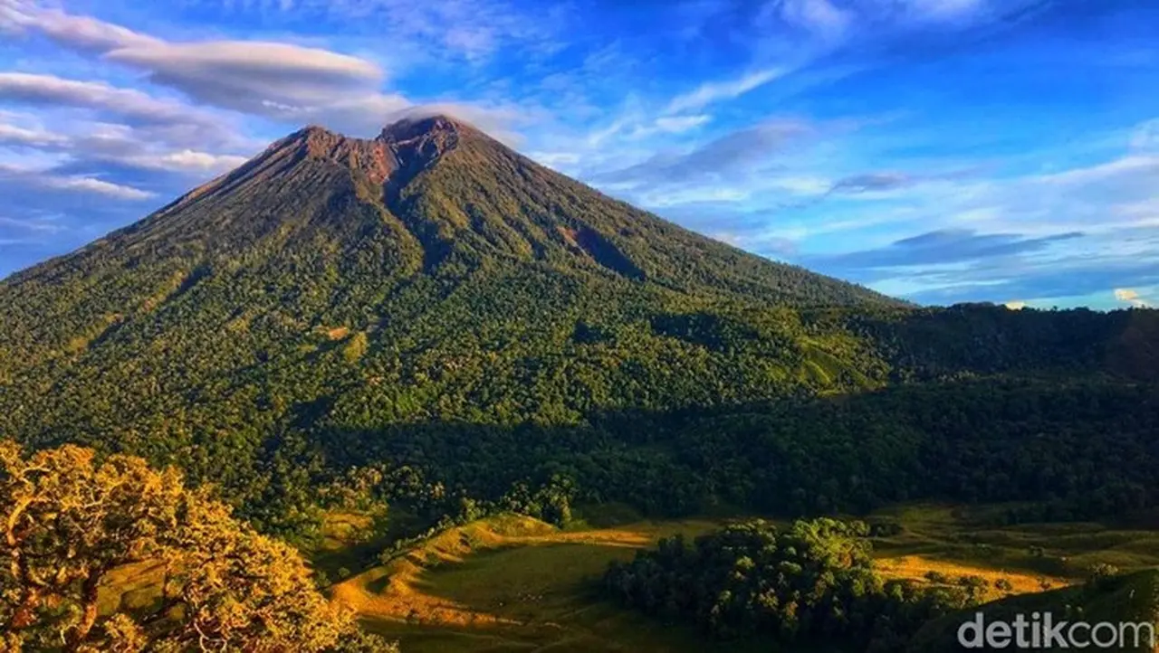 Pendakian Gunung Rinjani Ditutup Sementara Mulai Januari 2026 untuk Pemulihan Ekosistem