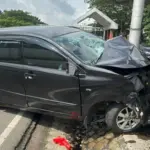 Toyota Avanza Tabrak Tiang Lampu di Bandara Soetta, Dua Orang Terluka Parah