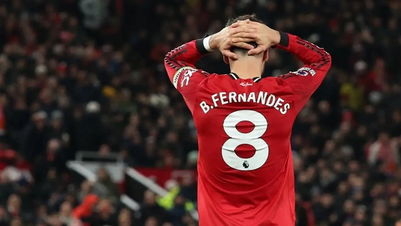 Bruno Fernandes Cedera Lutut, Manchester United Terancam Kehilangan Kaptennya Hingga Akhir Musim