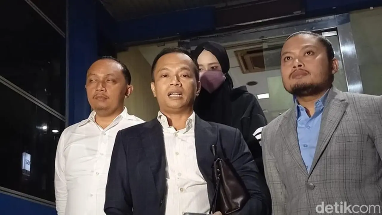 Tim Kuasa Hukum Inara Rusli Mundur, Ungkap Adanya Perbedaan Visi dengan Klien