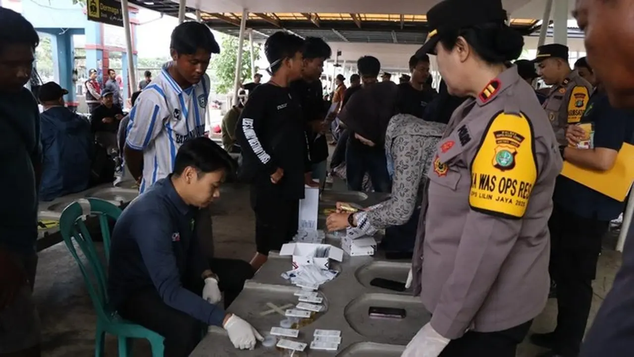 Jelang Natal, 50 Nakhoda dan ABK di Marina Ancol Dites Urine, Hasilnya Negatif Narkoba Jelang Natal, 50 Nakhoda dan ABK di Marina Ancol Dites Urine, Hasilnya Negatif Narkoba