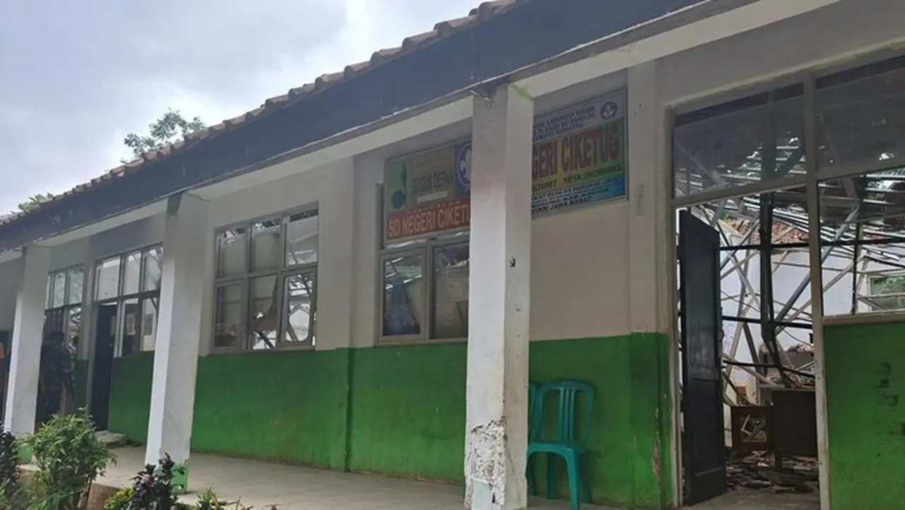 Angin Kencang Terjang SDN Nanggung Bogor, Empat Ruangan Rusak Berat