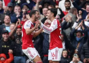 Gary Neville Jagokan Arsenal Juara Liga Inggris, Sebut Musim Ini Berbeda