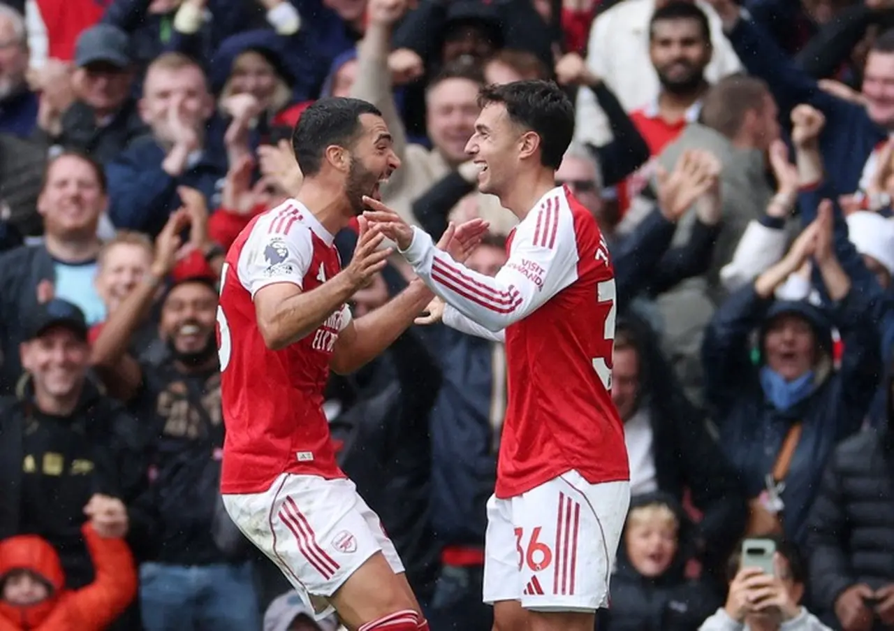 Gary Neville Jagokan Arsenal Juara Liga Inggris, Sebut Musim Ini Berbeda