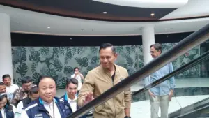 AHY Tinjau Pelabuhan Merak Jelang Nataru, Waspadai Potensi Cuaca Ekstrem