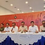 Seskab Teddy dan KSAD Maruli Ajak Semua Pihak Kompak Bantu Korban Bencana Sumatera