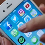 Pria Berjaket Hitam Curi Ponsel Karyawan Rumah Makan di Bogor, Polisi Buru Pelaku