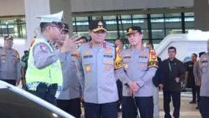 Kapolda Metro Jaya Tinjau Langsung Pengamanan Nataru di Bandara Soekarno-Hatta, Siapkan Layanan Antar-Terminal