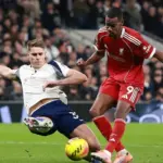 Thomas Frank Bela Micky van de Ven: Tekel ke Isak Wajar untuk Bek