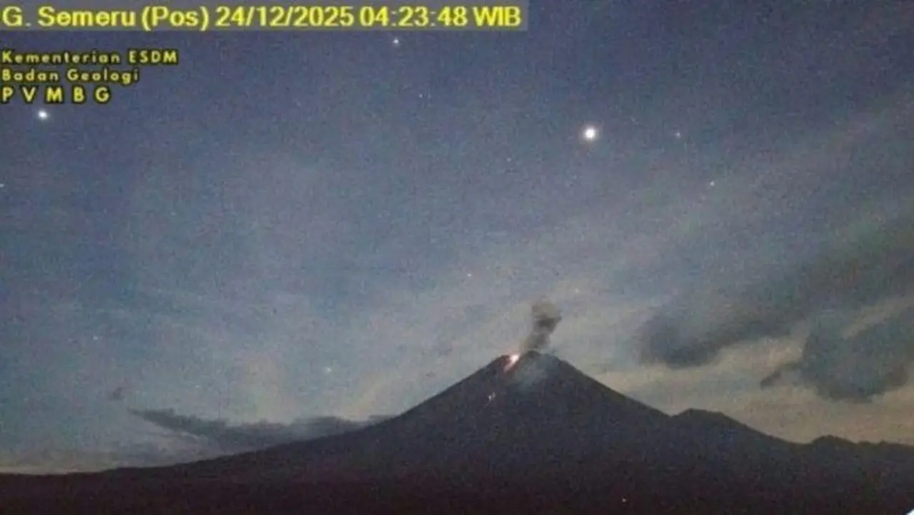Gunung Semeru Erupsi Pagi Ini, Kolom Abu Capai 900 Meter Disertai Gemuruh