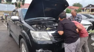 KPK Geledah Rumah dan Kantor Kajari HSU Nonaktif, Sita Dokumen hingga Mobil Mewah