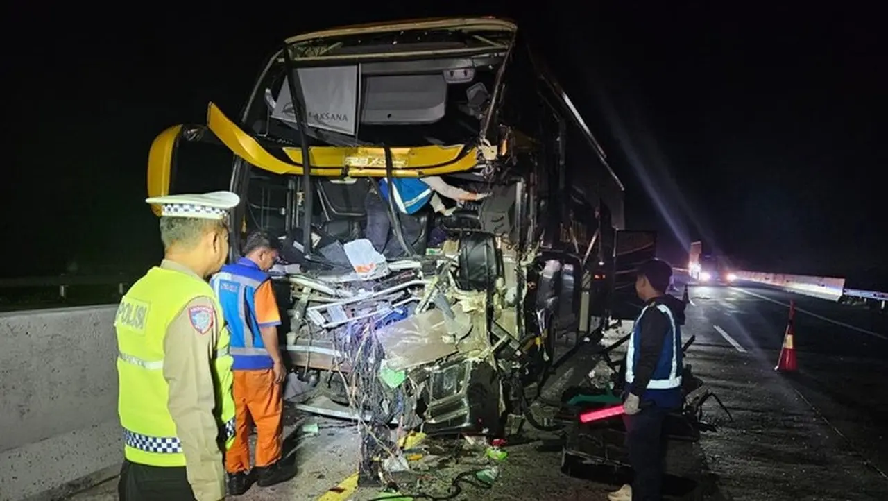 Bus The Sultan Kecelakaan di Tol Batang, 1 Penumpang Tewas Akibat Cedera Kepala Berat