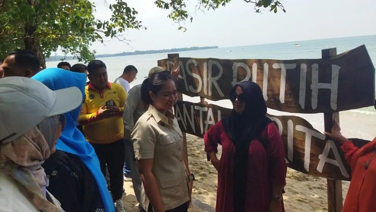 Wamenparekraf Minta Rambu Evakuasi Dipasang di Destinasi Wisata Pandeglang Wamenparekraf Minta Rambu Evakuasi Dipasang di Destinasi Wisata Pandeglang