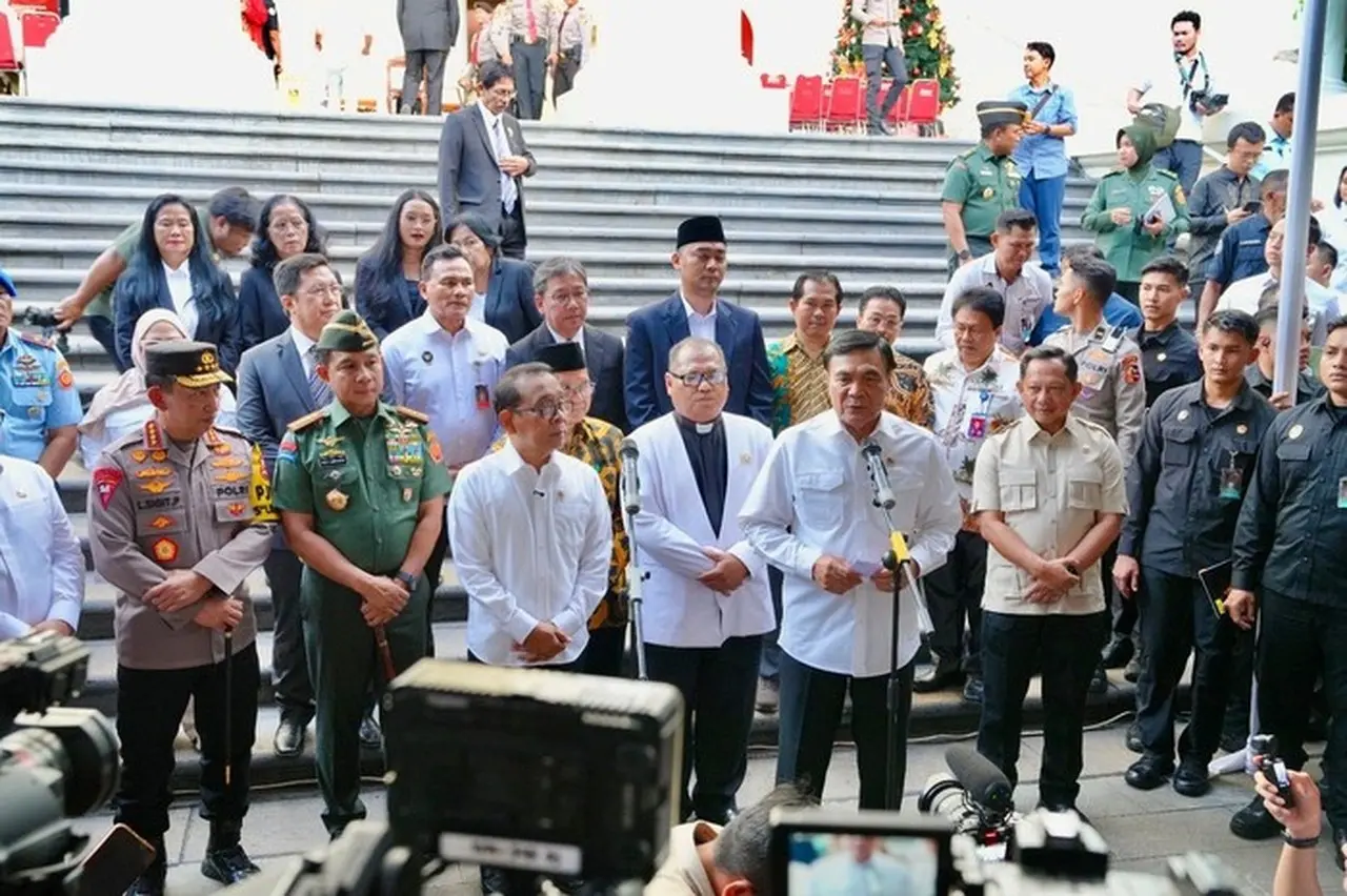 Mendagri Pantau Langsung Kesiapan Ibadah Malam Natal 2025 di Jakarta, Jamin Keamanan Umat